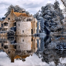 England, Scotney Castle, winter, Kent County, Scotney Manor, Pond - car, White frost