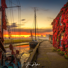 Red, autumn, Sailboats, Leaf, Harbour, England, Suffolk, grape-vine, house, River, Sunrise
