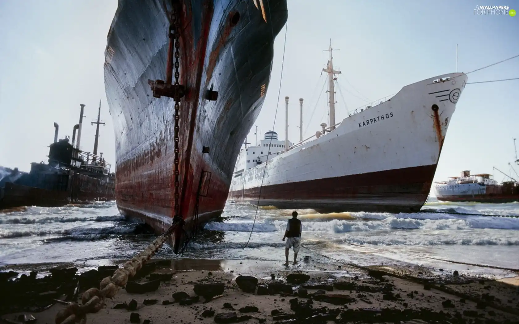Beaches, vessels, scrapping