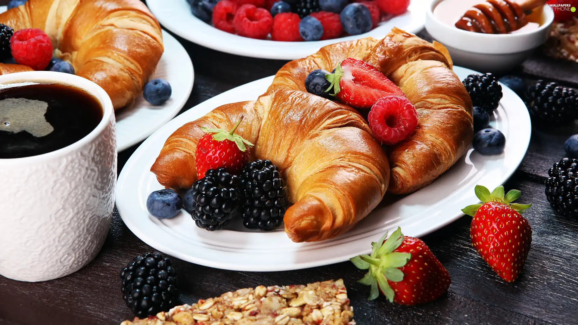 Fruits, breakfast, blueberries, strawberries, raspberries, Cup, coffee, Croissant, croissants, plate, blackberries