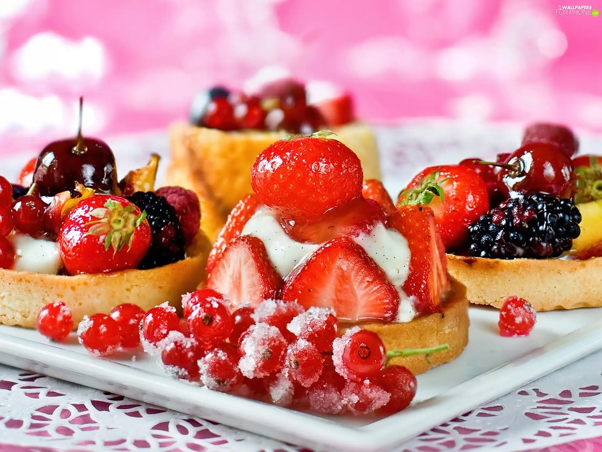 Cupcakes, tray, fruit