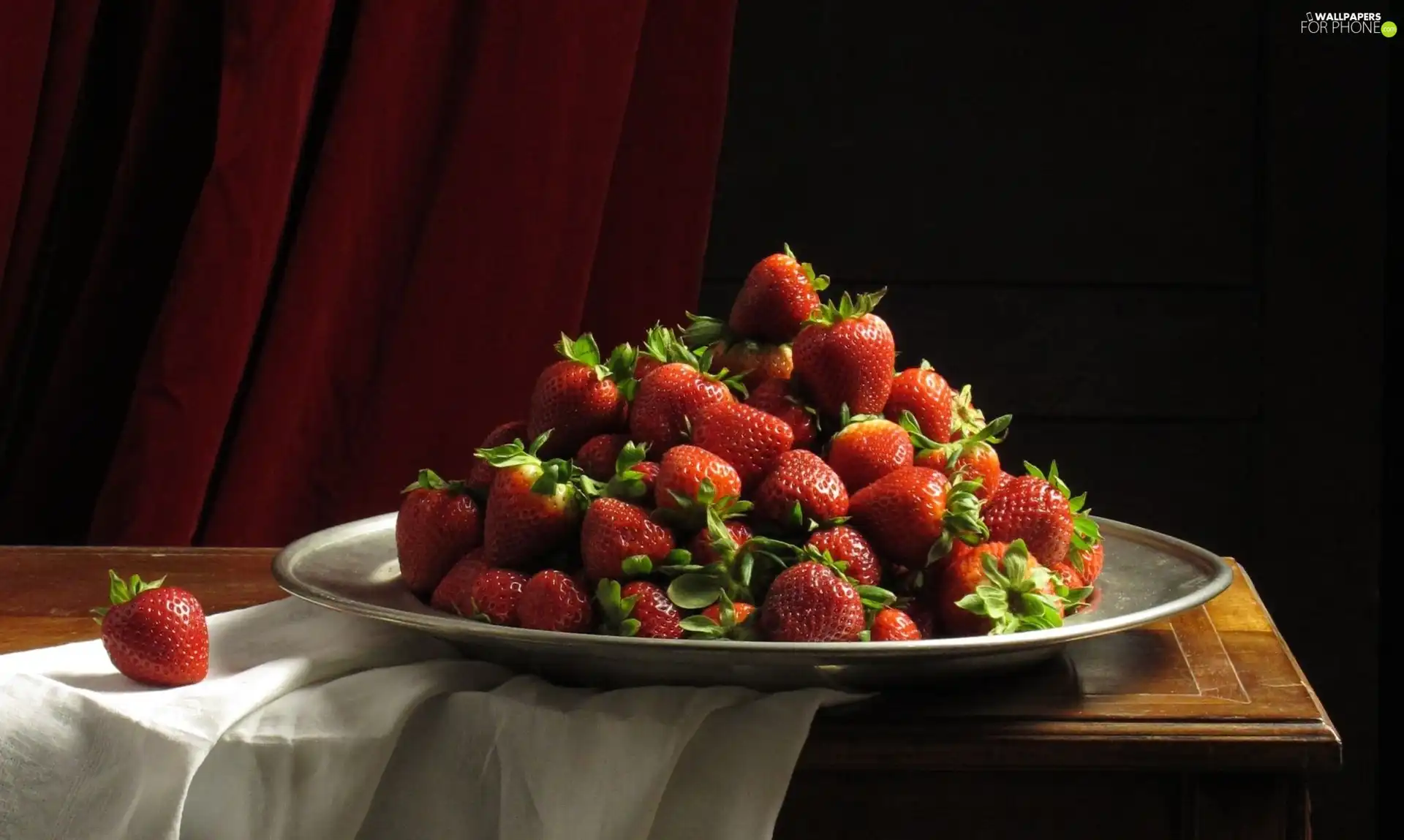 strawberries, Table, plate