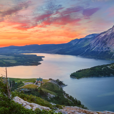 Mountains, Hotel of Prince of Wales, Alberta, Upper Waterton Lake, Waterton Lakes National Park, woods, Canada