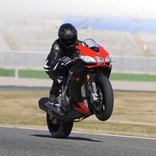 Aprilia RSV4, Dainese