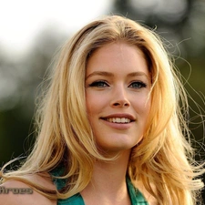 Blonde, smiling, Doutzen Kroes