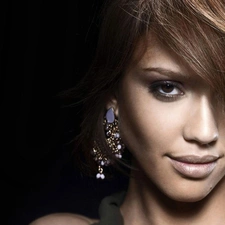 Jessica Alba, ear-ring