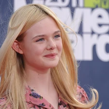 Elle Fanning