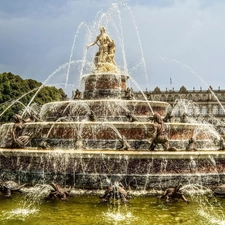 Beauty, fountain