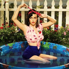 paddling, Katy Perry, Garden
