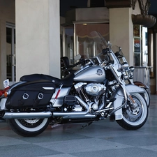 Glass, Harley Davidson Road King Class, panniers