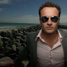 Julian McMahon, shirt, Glasses, stretched