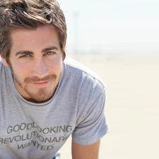 smiling, Jake Gyllenhaal