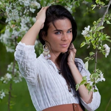 brunette, trees, jewellery, flourishing