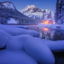 Emerald Lake, bridge, Province of British Columbia, drifts, Canada, trees, winter, Mountains, Floodlit, Yoho National Park, lake, viewes, house