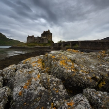 Loch Duich Lake, Scotland, bridge, Eilean Donan Castle, rocks