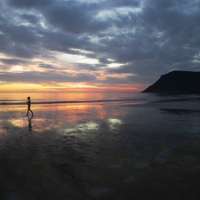 Mountains, clouds, Norway, Great Sunsets, Flakstad, Beaches, sea, girl