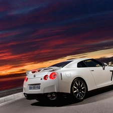 White, Nissan GTR Egoist