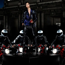 Olga Kurylenko, motorcyclists