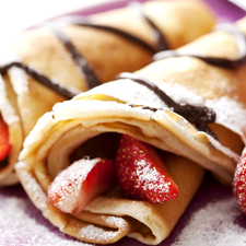 pancakes, sugar, powder, strawberries