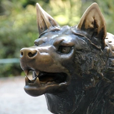 Wolf, old Zoo, Pozna?, sculpture