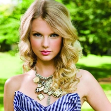 Taylor Swift, Necklace