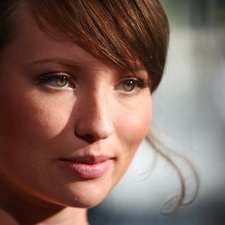 Emily Browning, Hair, The look, pinned
