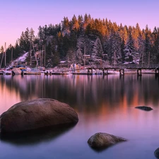 trees, Stones, Boats, Platform, motorboat, lake, Harbour, Hill, viewes, Houses