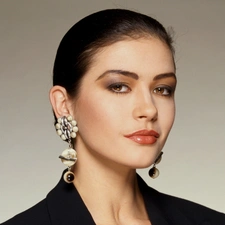 ear-ring, Catherine Zeta Jones, make-up
