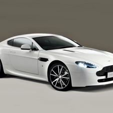 White, Aston Martin, V8 Vantage