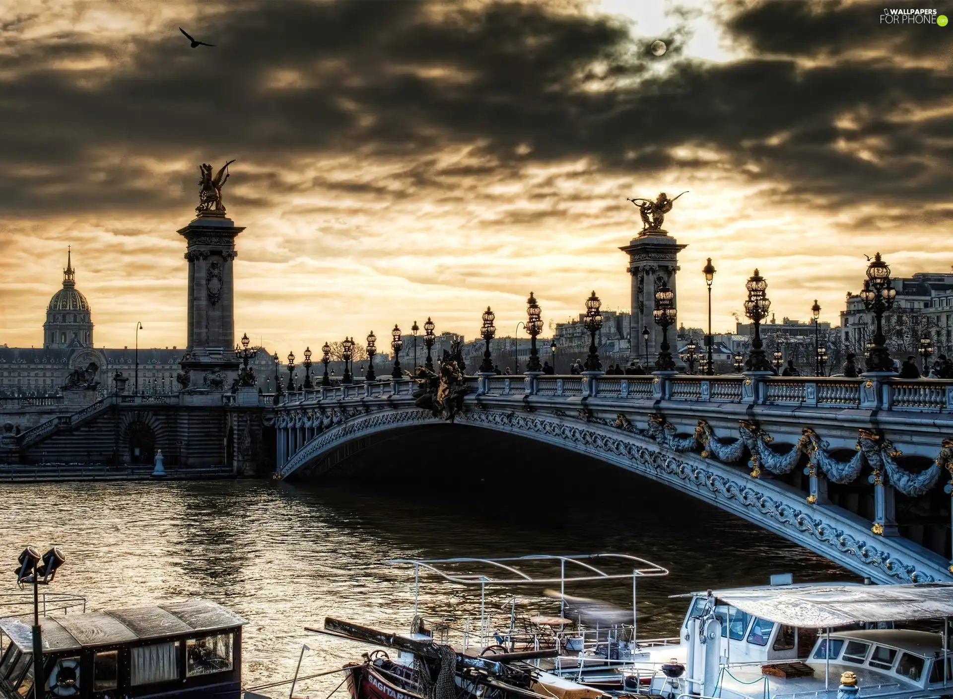 Aleksander Bridge, Paris