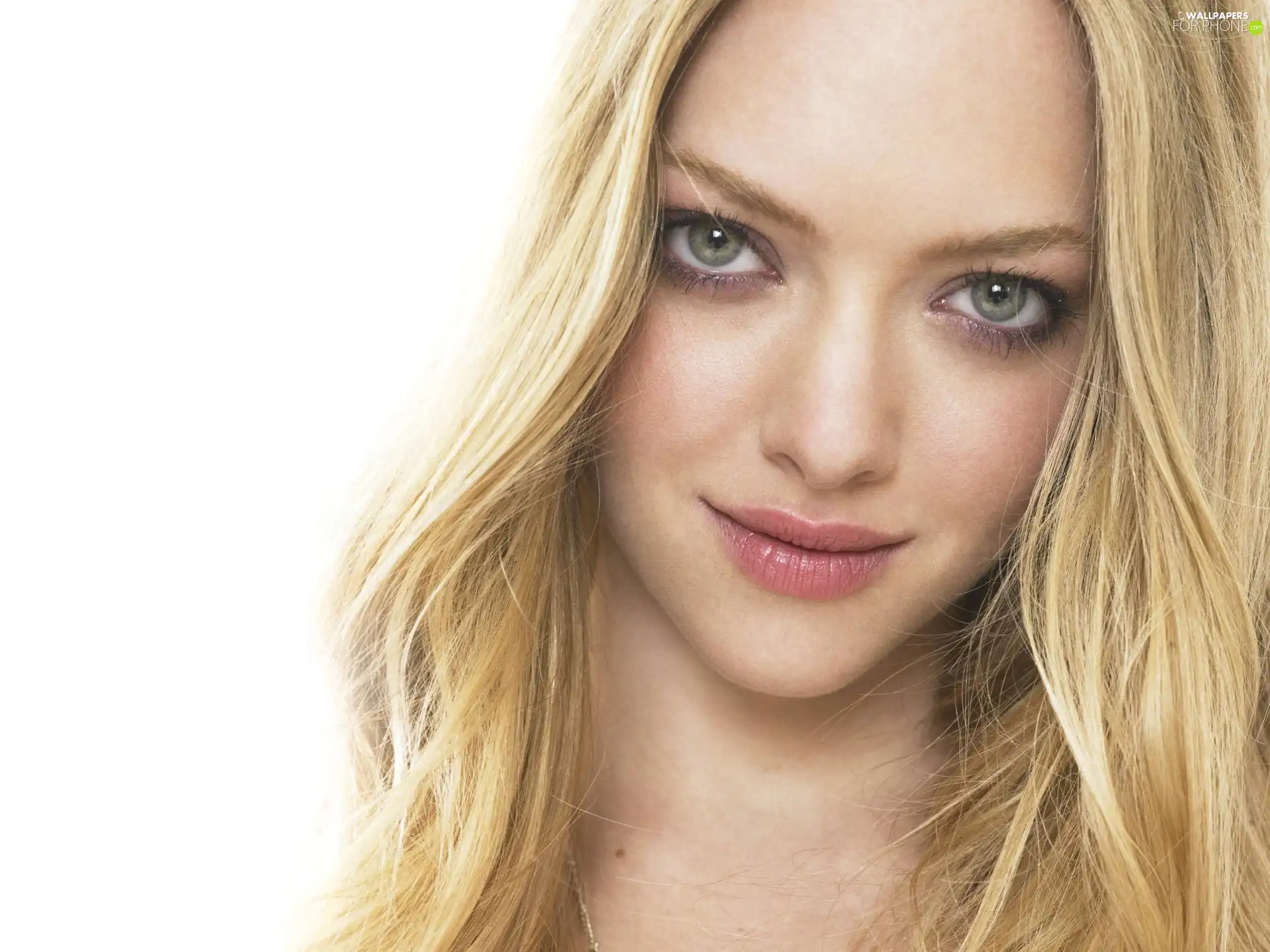 Amanda Seyfried, Eyes