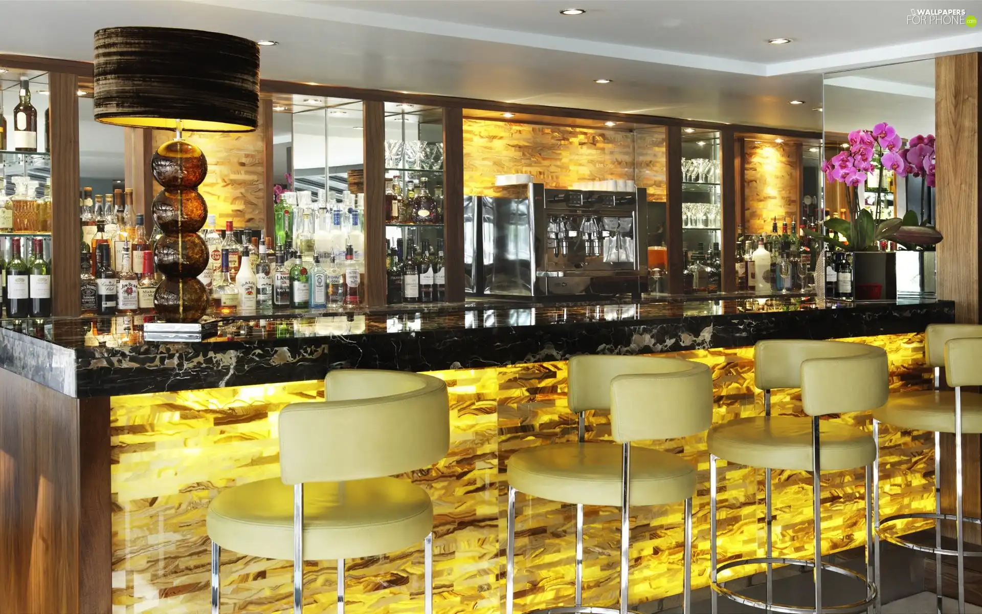 Restaurant, Bar