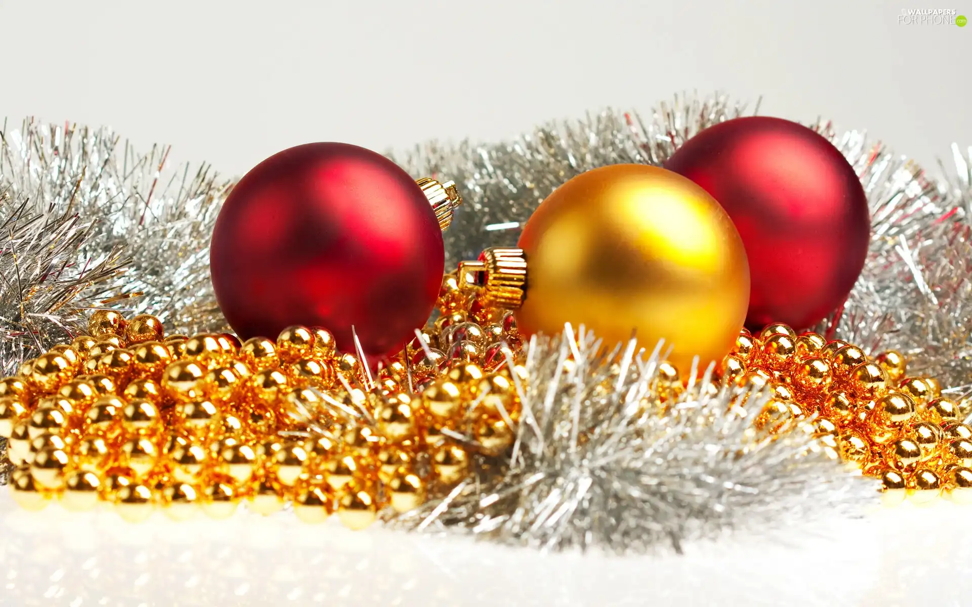 baubles, Three, color