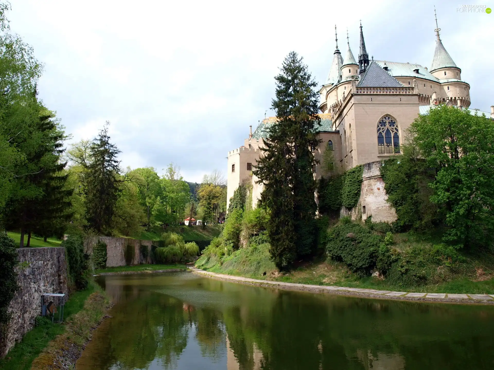 big Castle, Moat