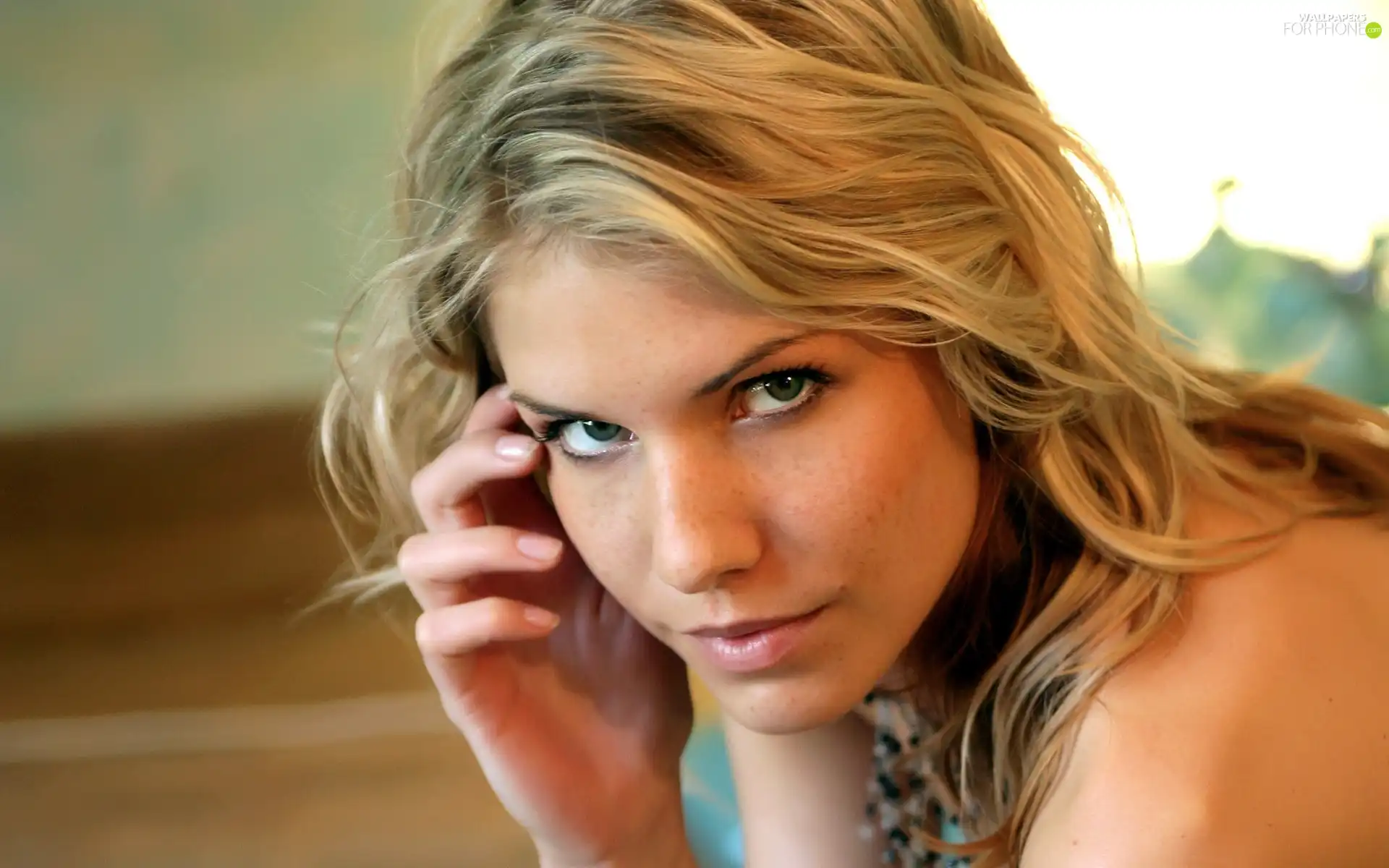 The look, Iveta Vale, Blonde