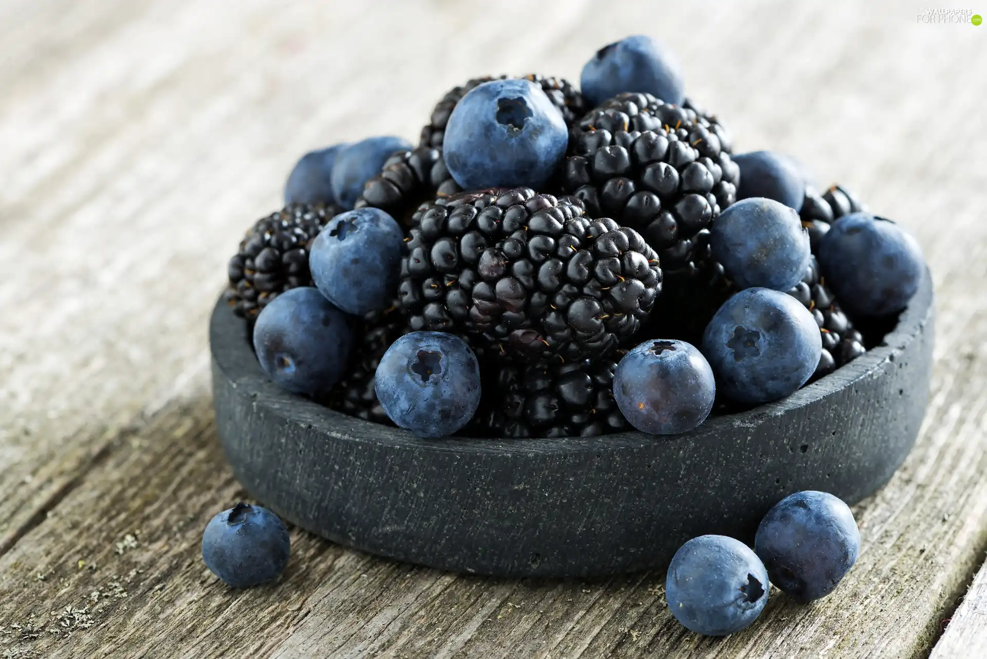 bowl, blackberries, blueberries