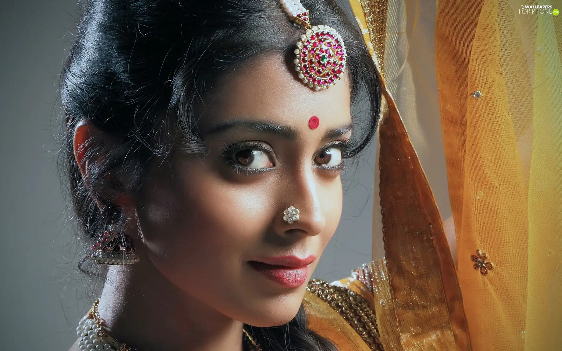 ear-ring, Shriya Saran, brunette