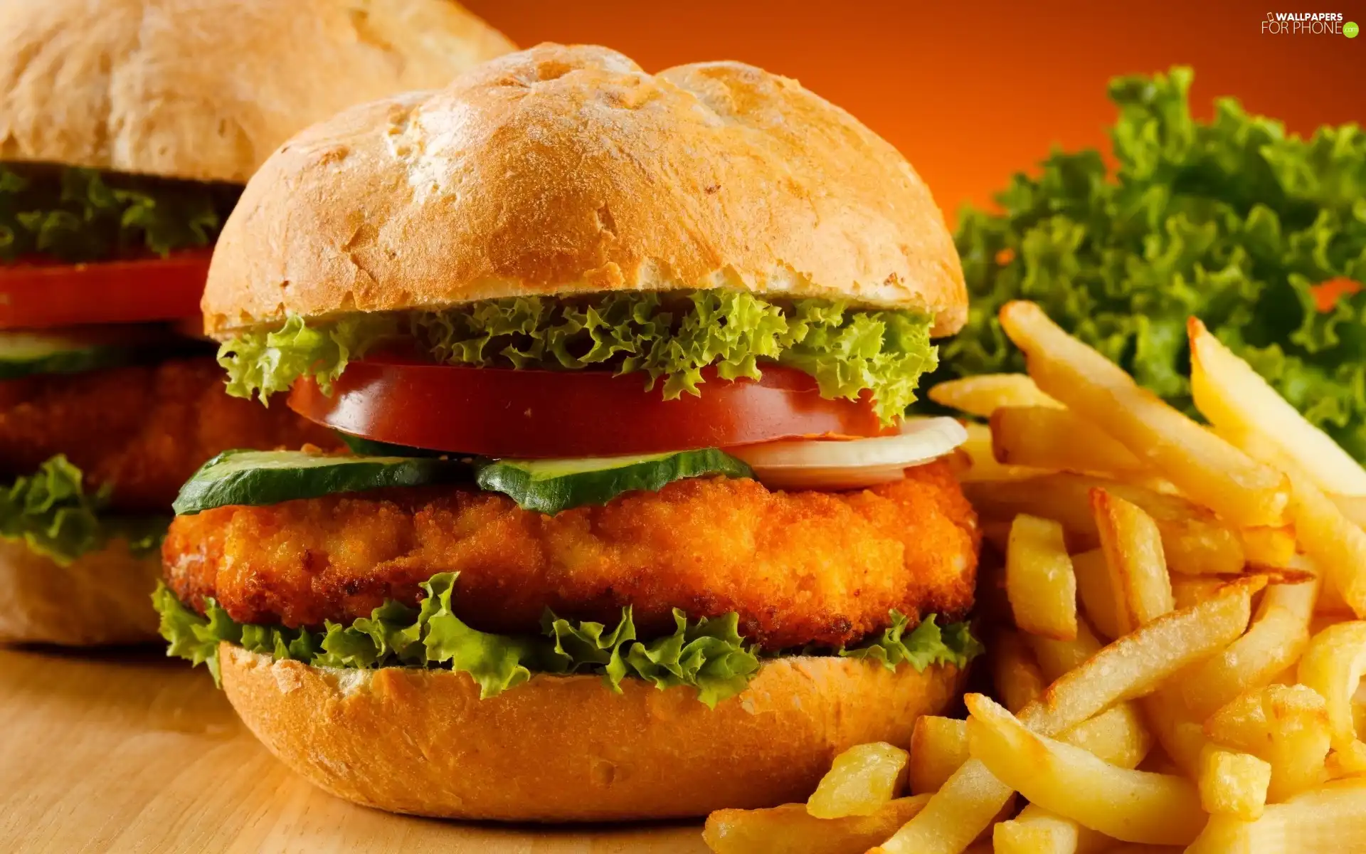 chips, hamburger, lettuce