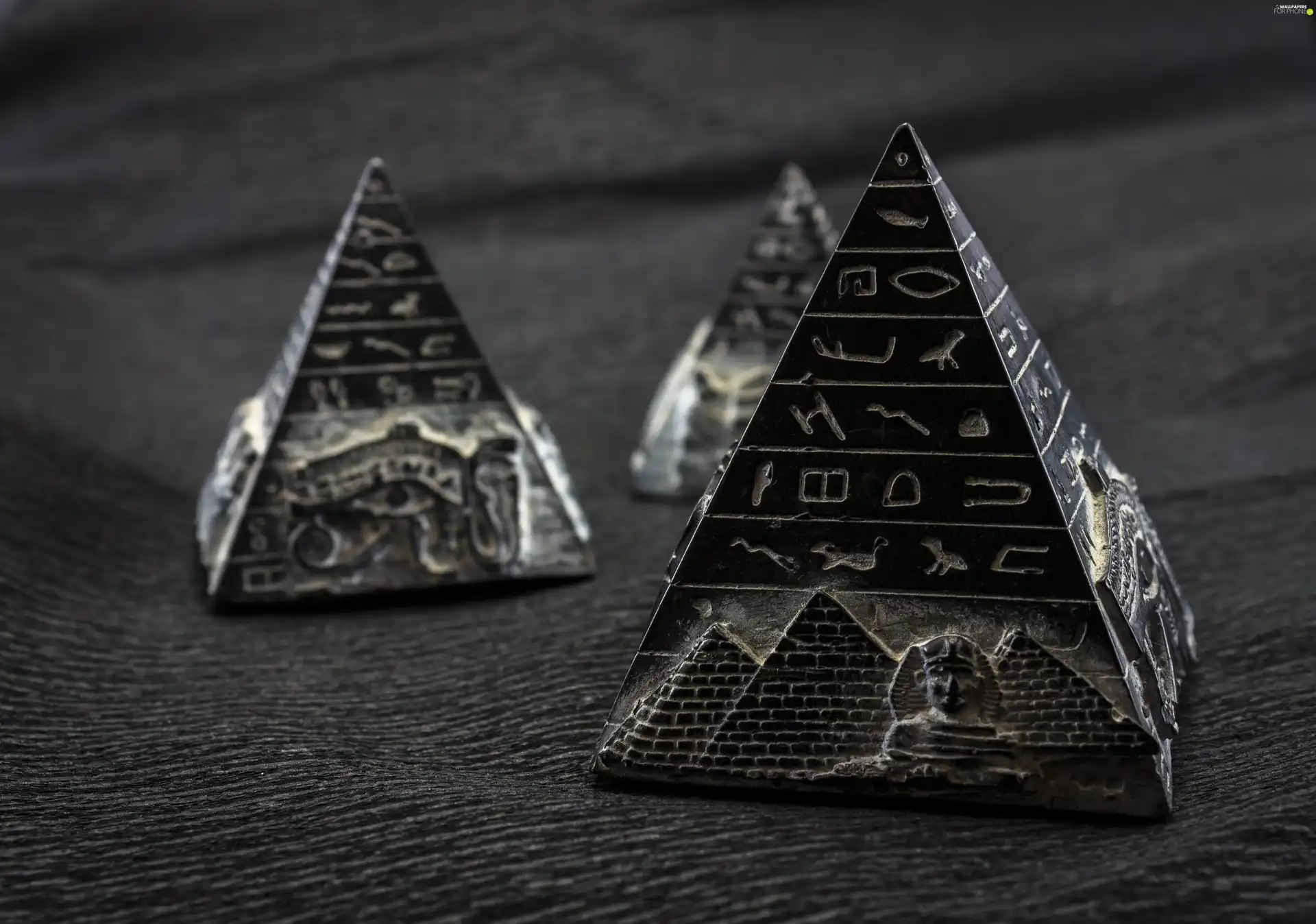 Close, figures, Pyramids