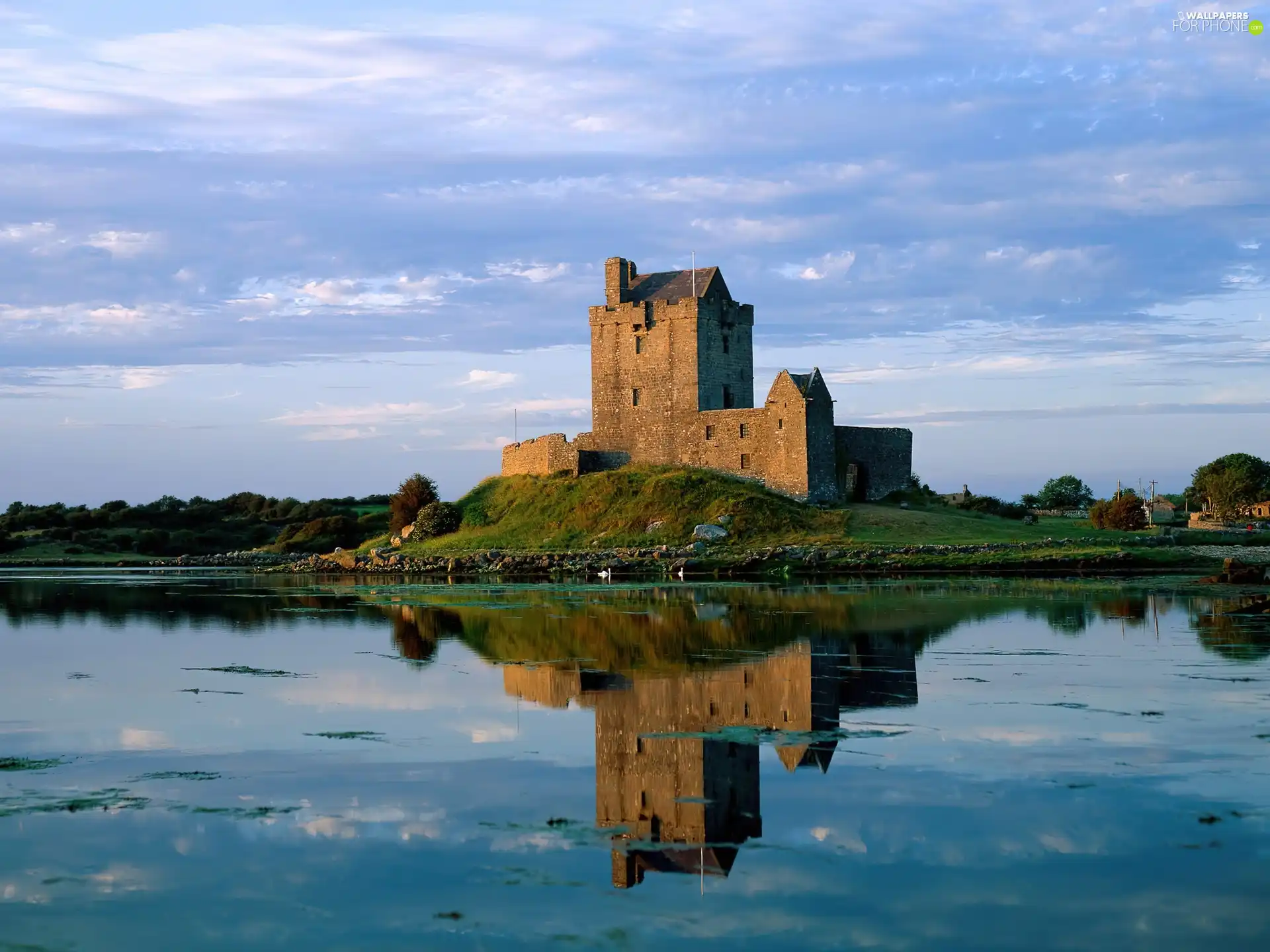 Dunguaire, Ireland, Castle