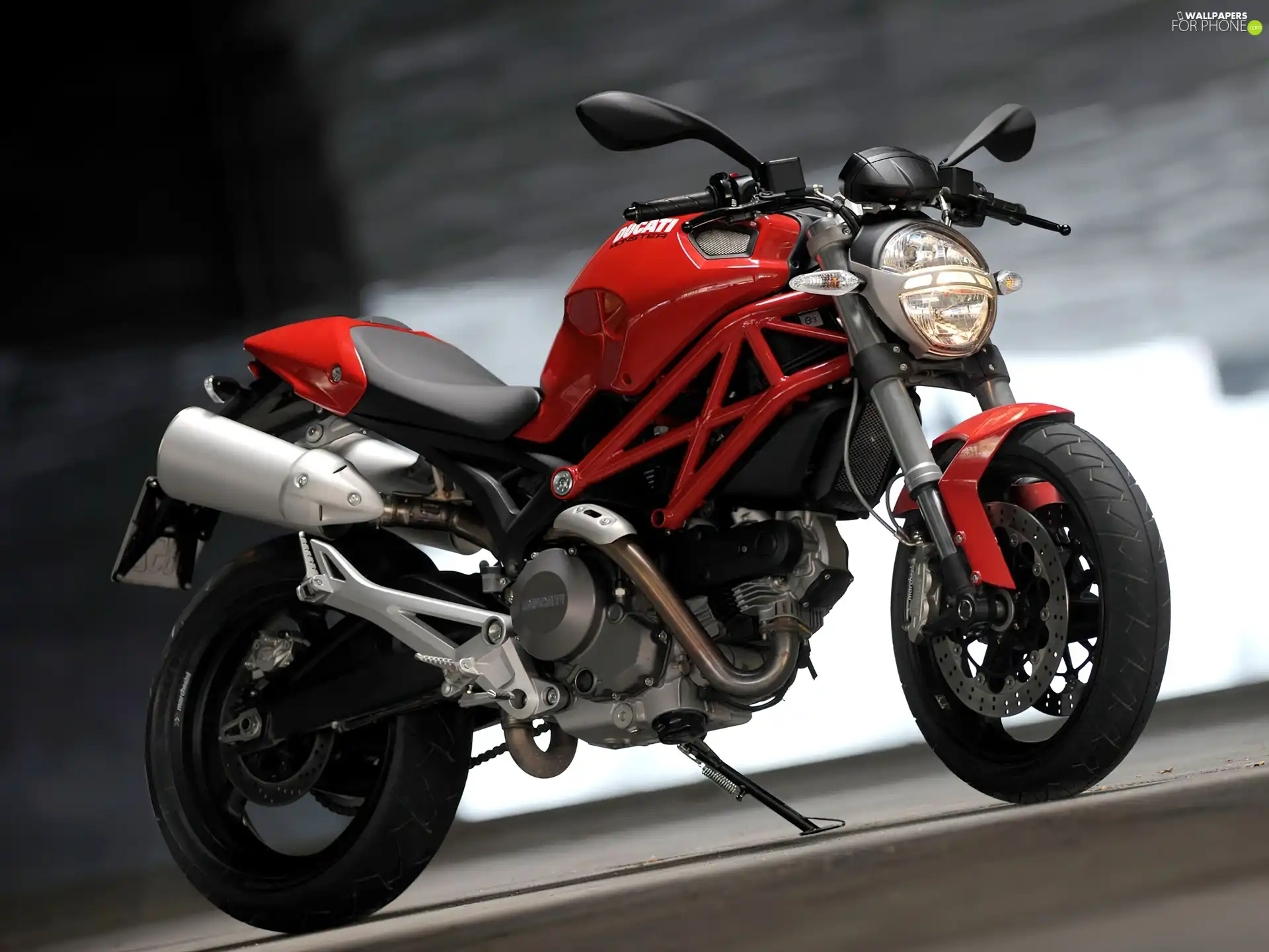 Ducati Monster 696, footer