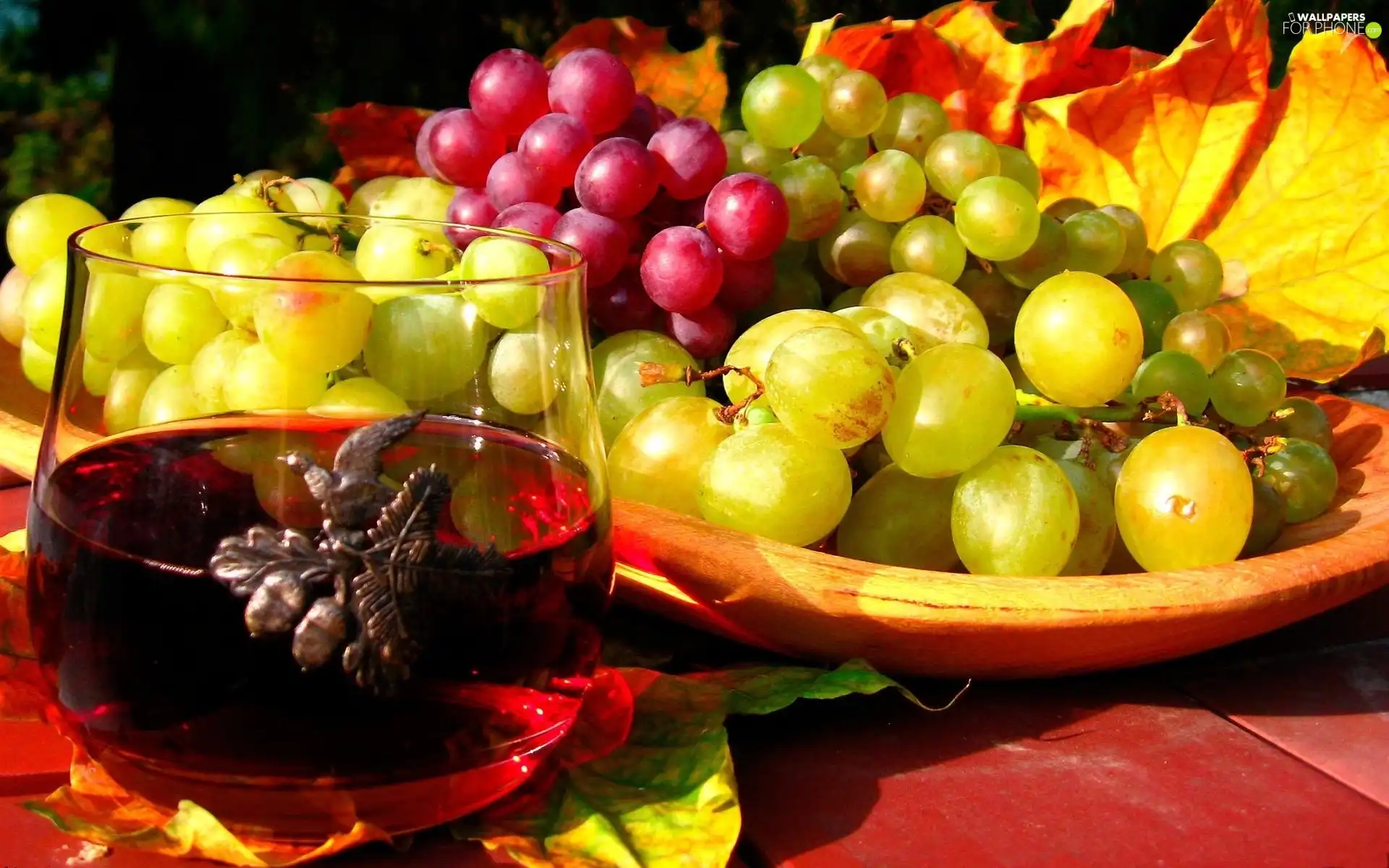 Grapes, A glass
