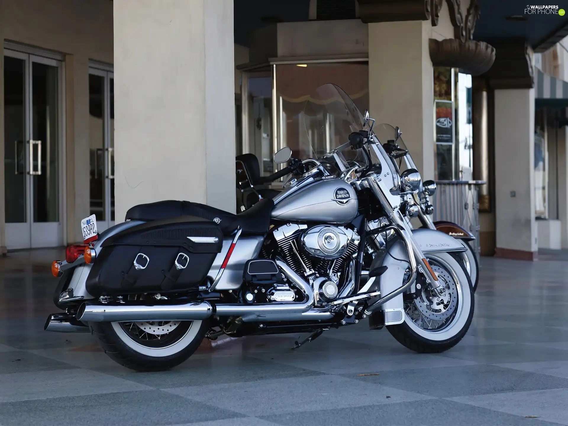 Glass, Harley Davidson Road King Class, panniers