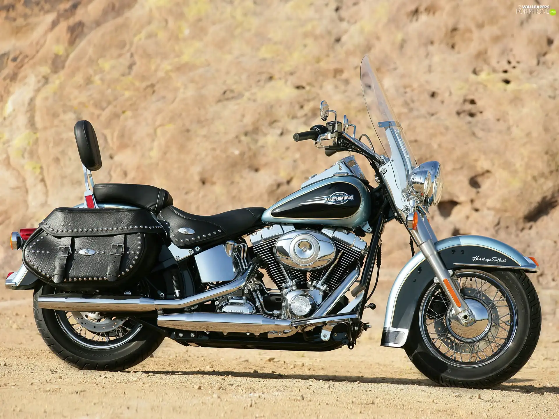 Harley-Davidson Softail Heritage, Glass