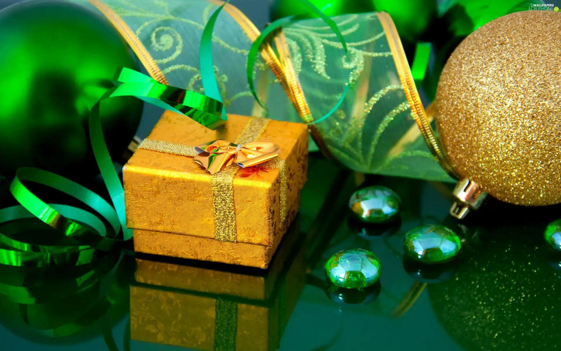 Golden automobile, Golden automobile, Green, ribbon, bauble, pack