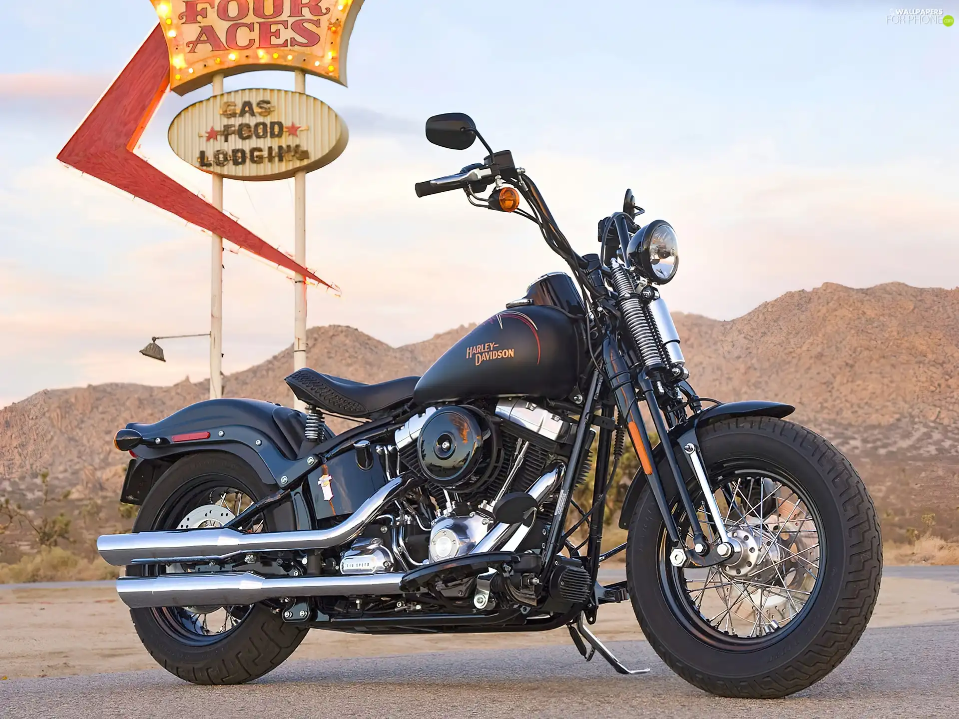 Harley Davidson Softail Cross Bo