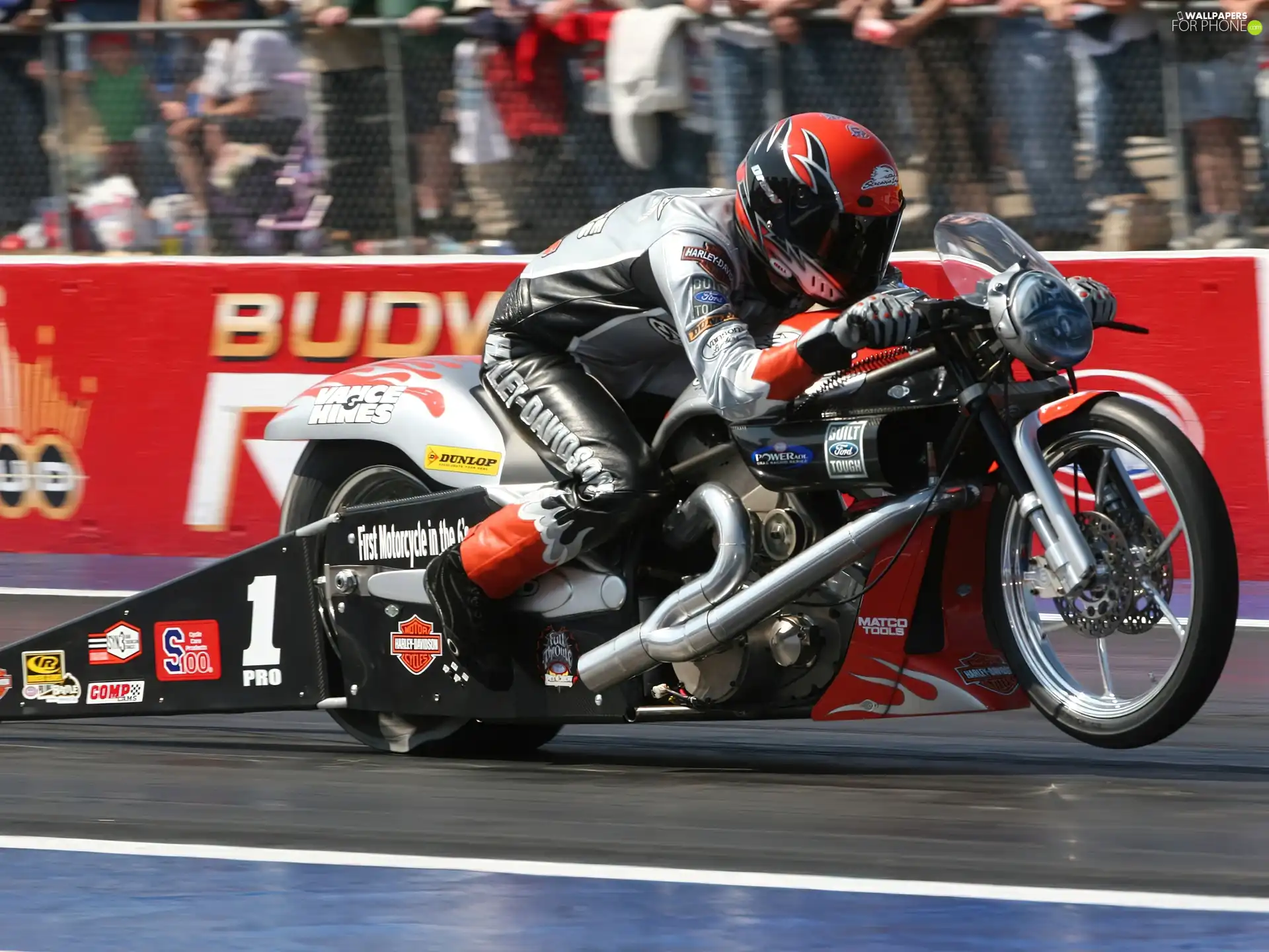 Harley Davidson V-Rod Muscle Drag, race