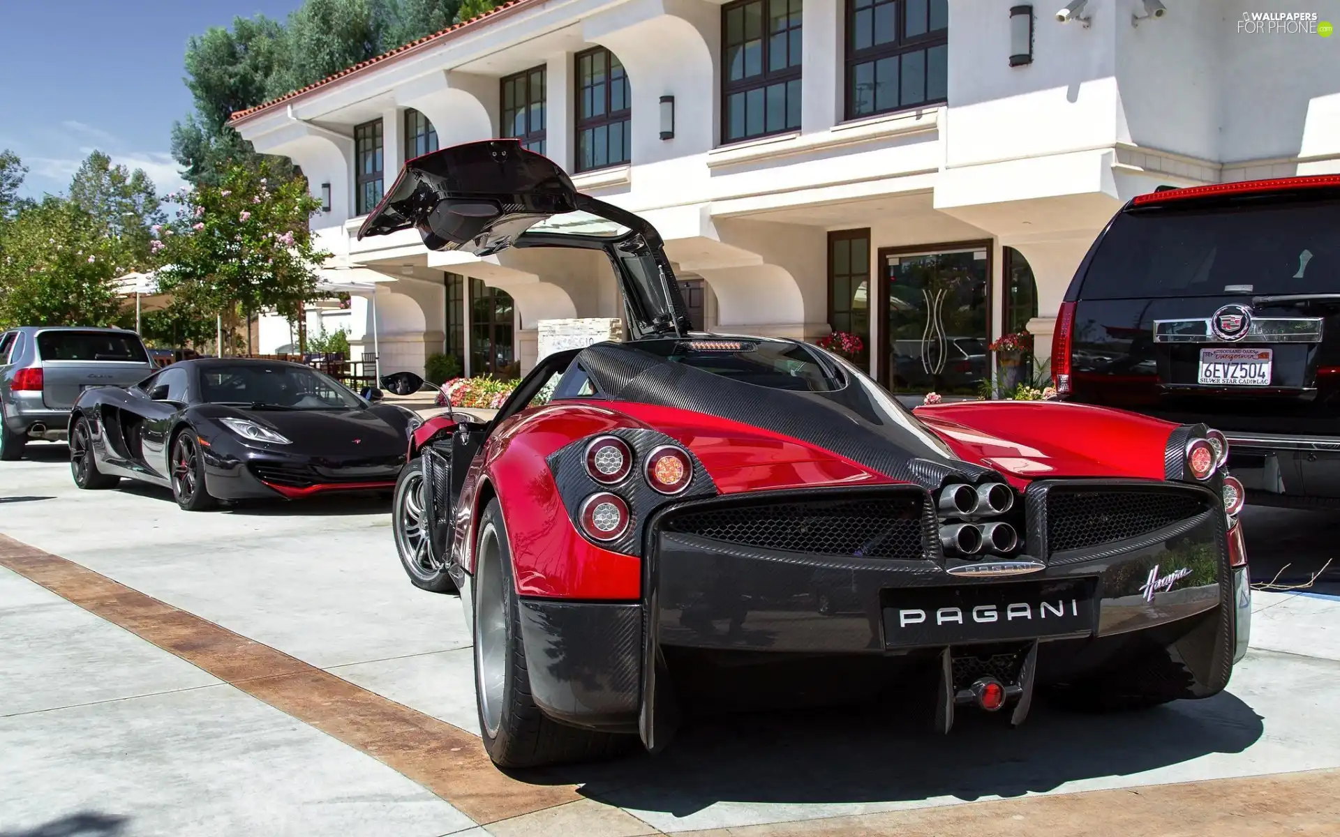 House, Pagani, parking