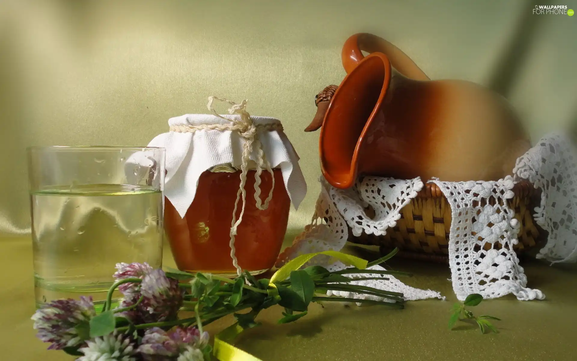 dishes, trefoil, lace, honey