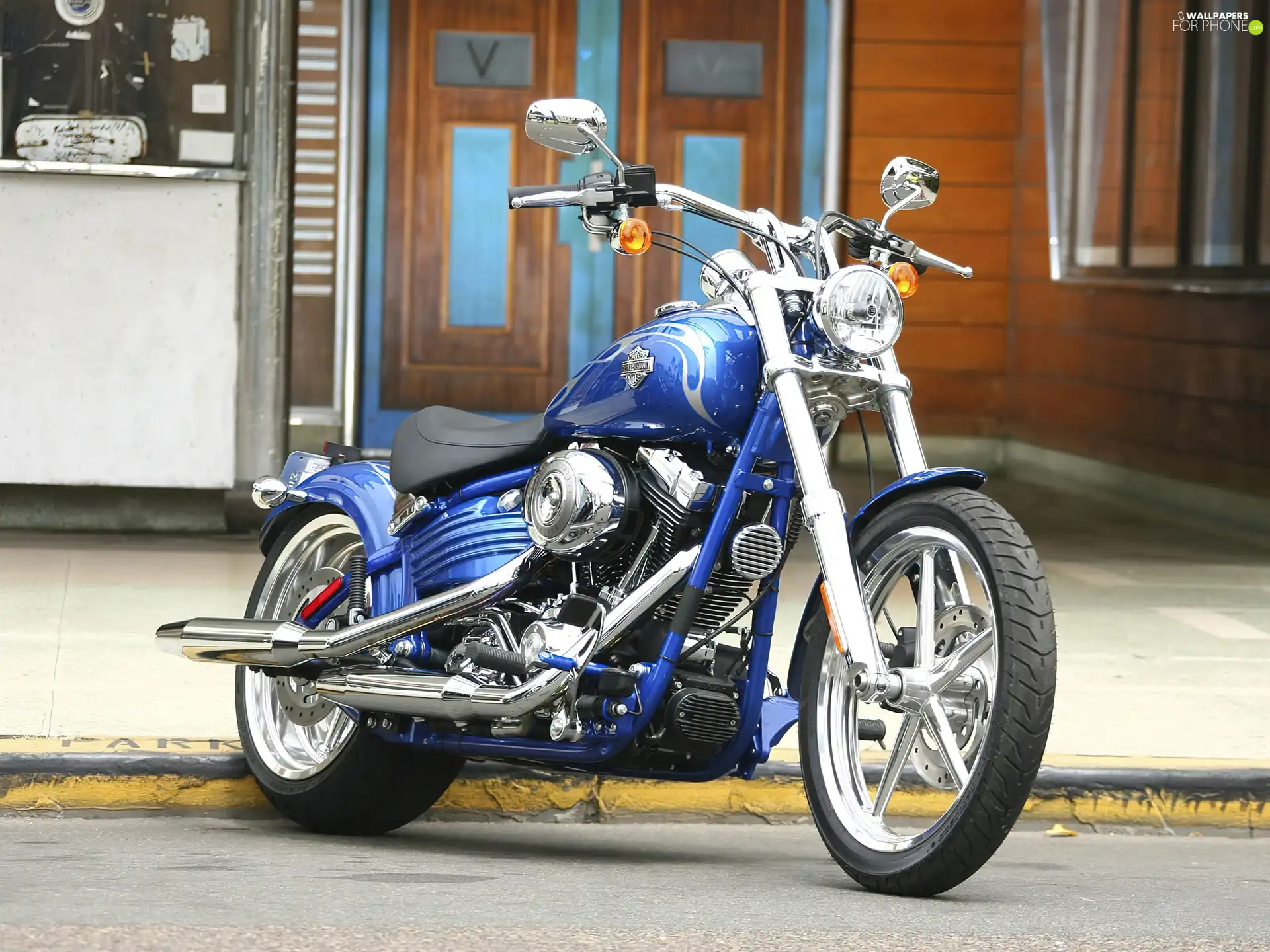 Lagi, Harley Davidson Softail Rocker C, tank